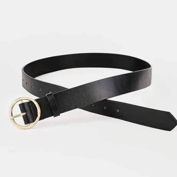 Luxe Vegan leather Circle Buckle Belt - Picture 8 of 12